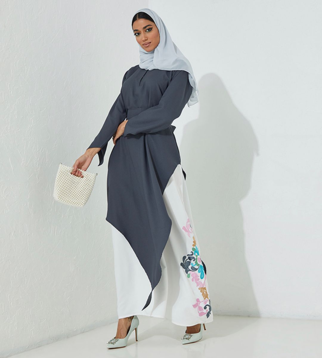 D-Motifs Abaya Rosette Abaya - Women's Abayas 4