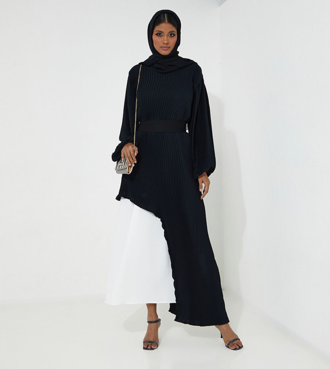 Women's Black-Bleated Abaya - Abayas