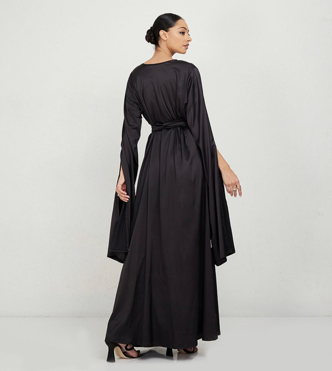 Satin long Sleeves Abaya Women's Satin Long Sleeves Abaya - Abayas 1