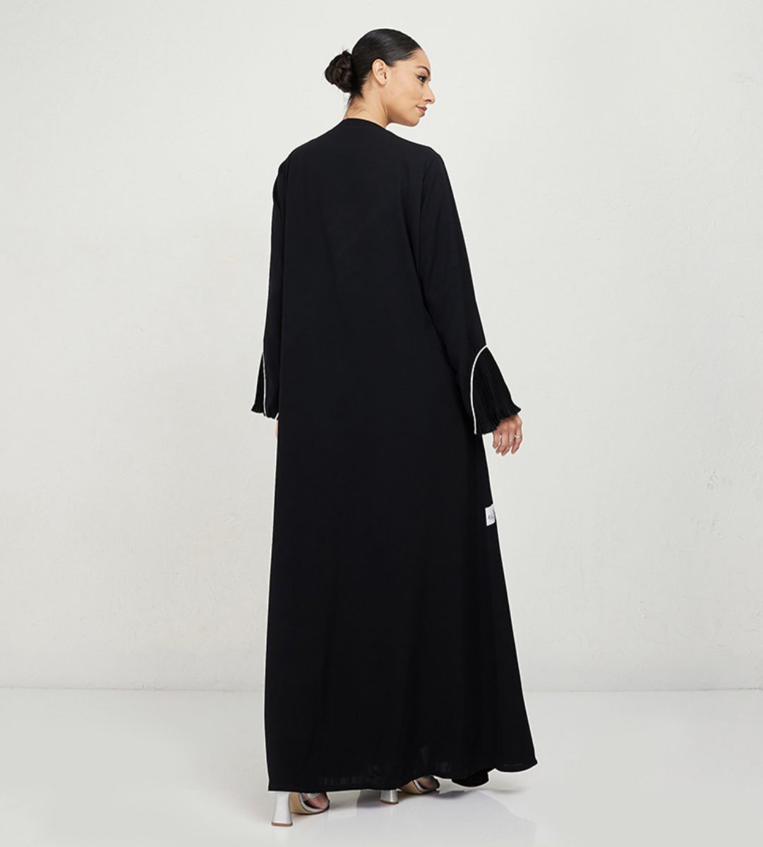 White-Piping Stones Abaya White-Piping Stones Abaya - Abayas 2