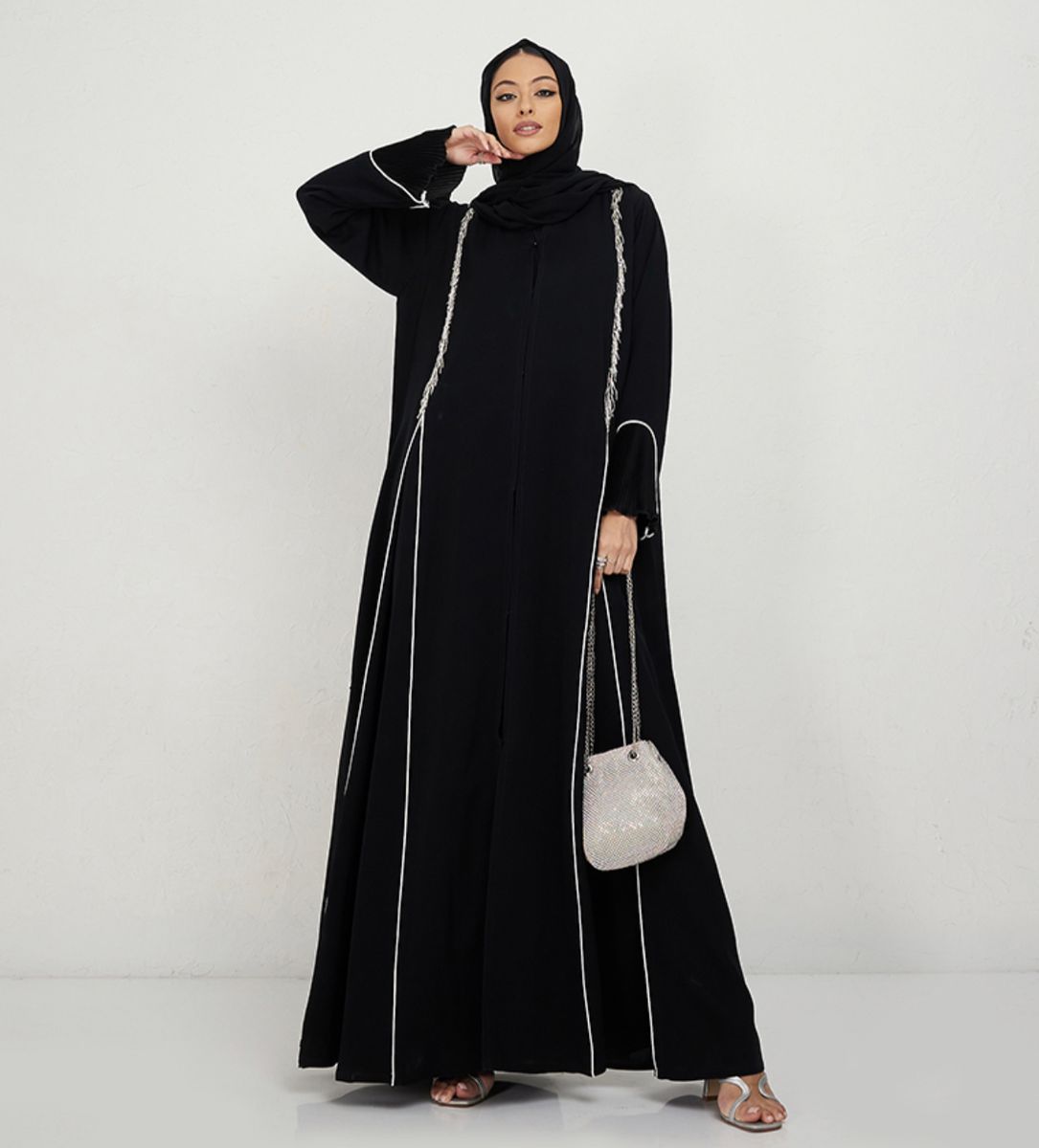 White-Piping Stones Abaya White-Piping Stones Abaya - Abayas 3