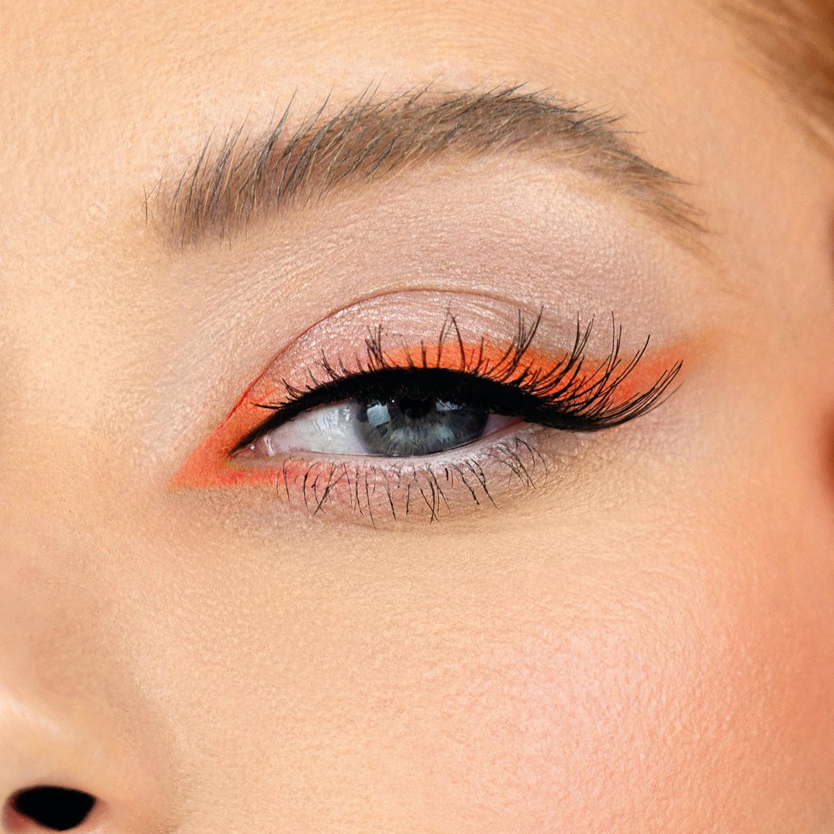 Glance - Women's Eyes