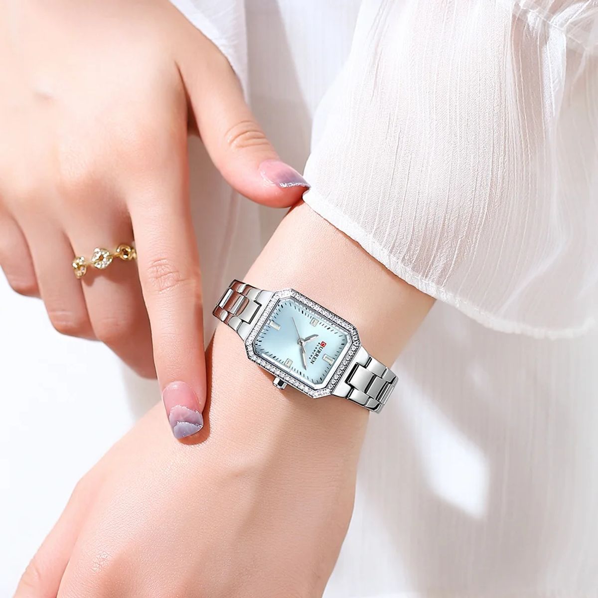 Elegant Women's Waterproof Quartz Watch with Rectangular Dial