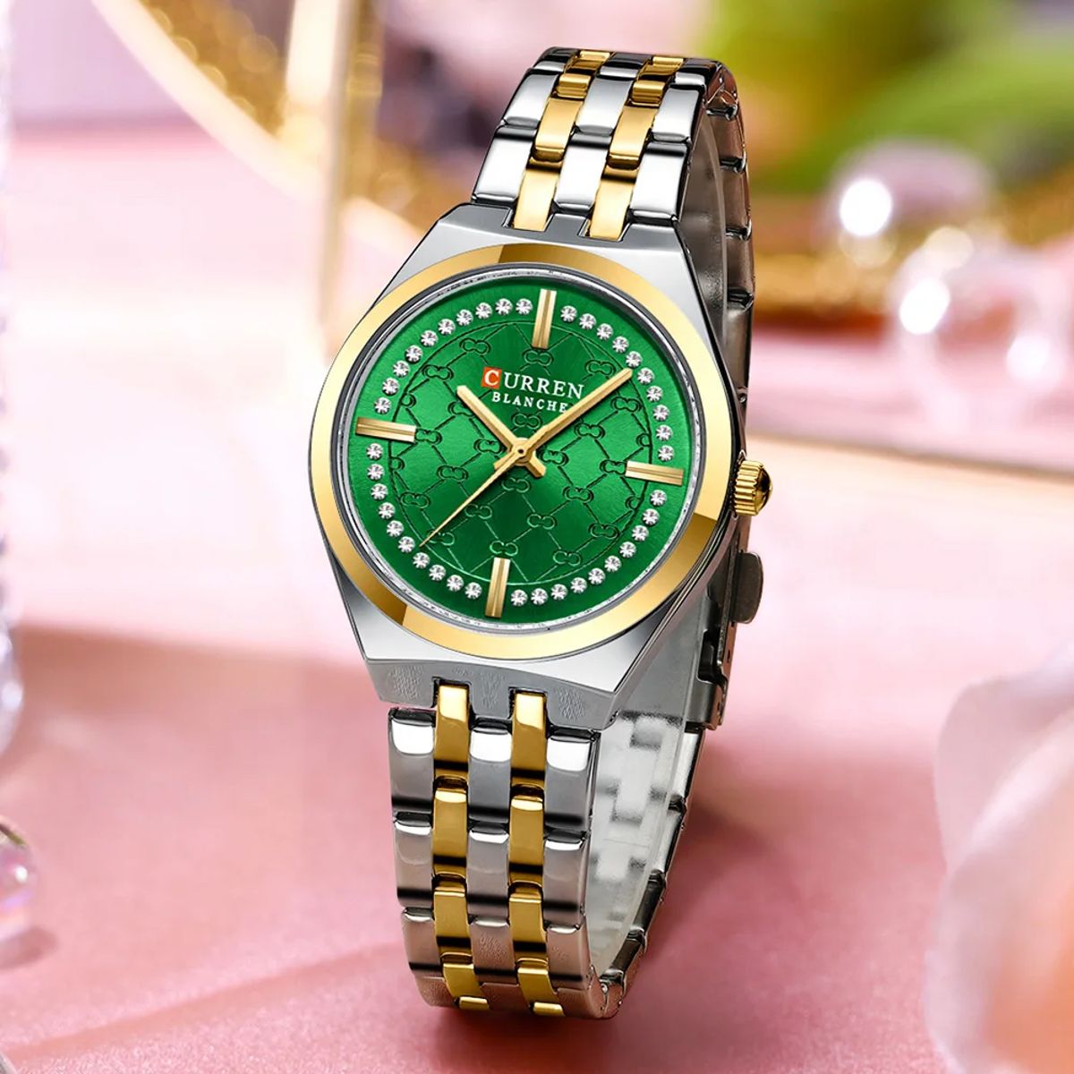 Women's Vintage Round Watch with Lightweight Alloy Strap