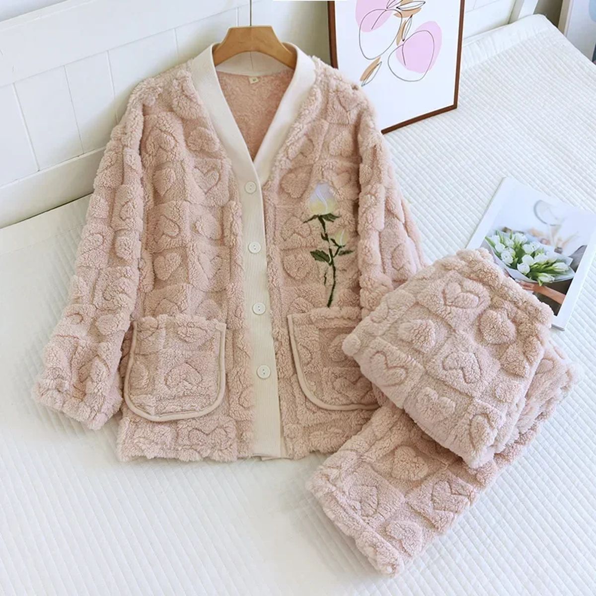 V-Neck Warm Flannel Pajama Set for Cold Nights V-Neck Warm Flannel Pajama Set for Cold Nights