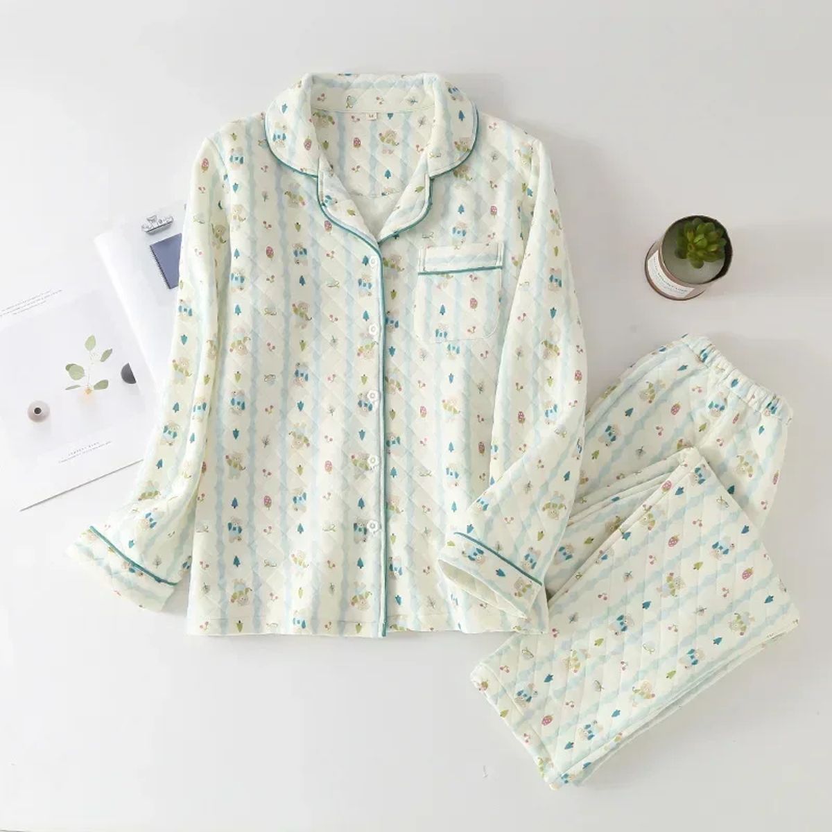 Relaxed Cotton Pajamas for Comfortable Sleep and Leisure