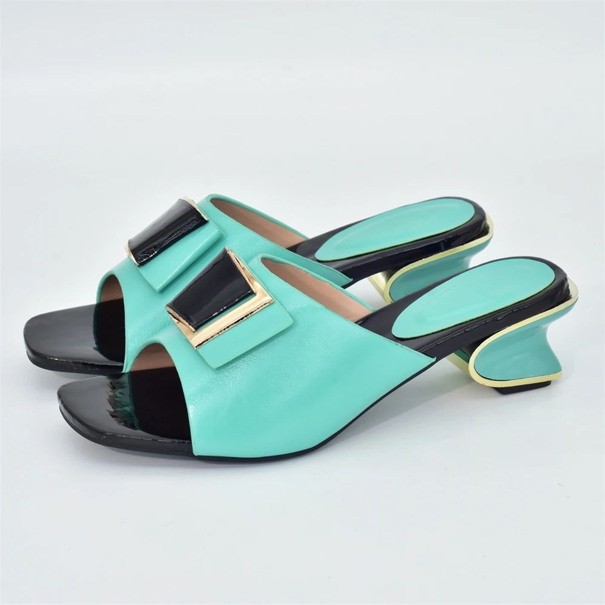 Fashionable Square Toe Sandals with Comfortable Mid Heel Fashionable Square Toe Sandals with Comfortable Mid Heel