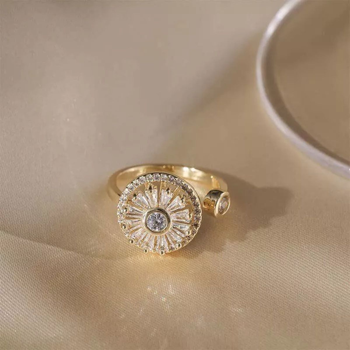 Elegant 925 Sterling Silver Sunflower Ring with Rotatable Design and Diamond Zircon Ventfille - Women's Rings 1