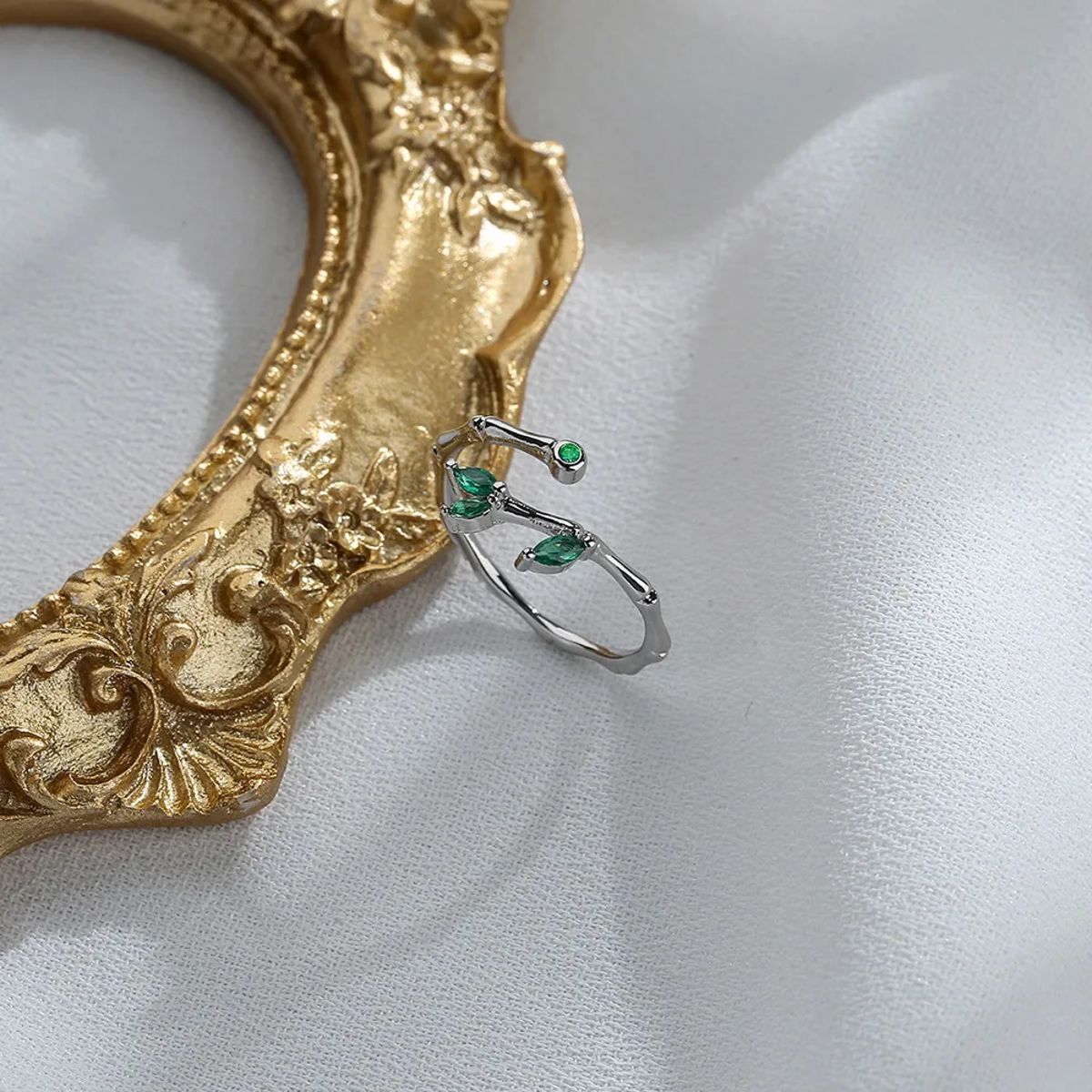 Elegant 925 Sterling Silver Micro-Insert Opening Ring with Leaf Details