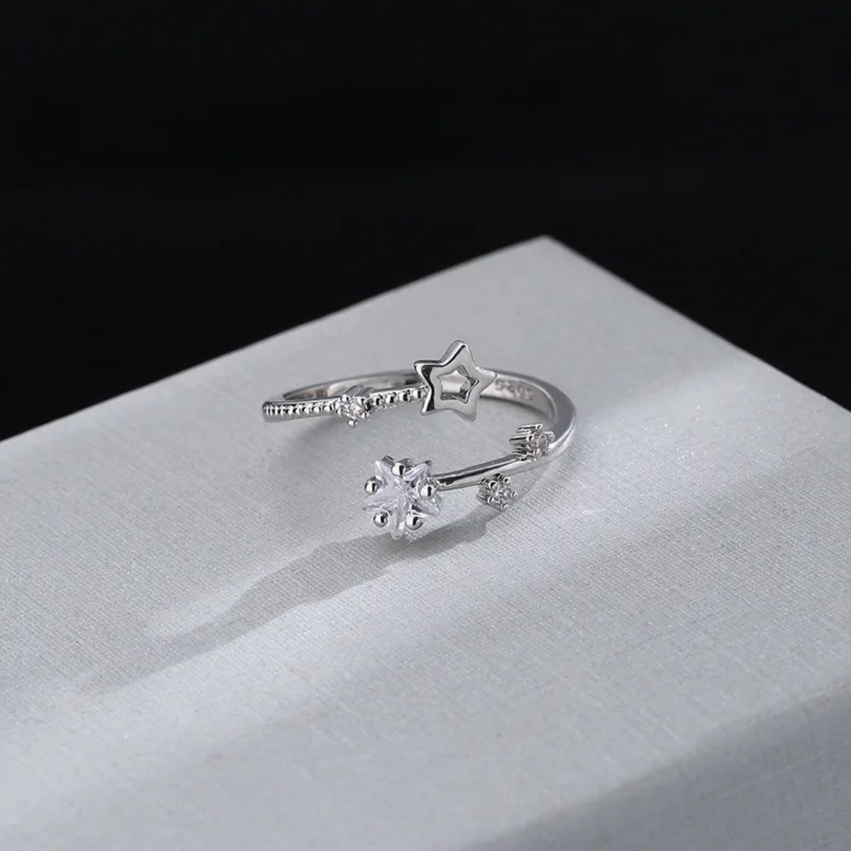 925 Sterling Silver Leaf Ring with Micro-Insert Opening