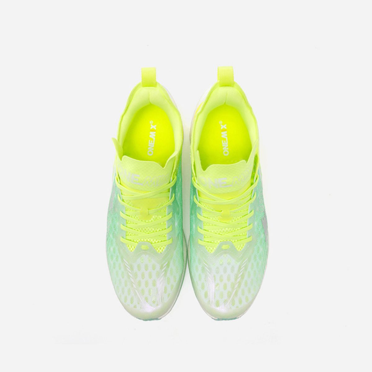 Ultra-light Marathon Running Shoes with Carbon Plate and Cushioning