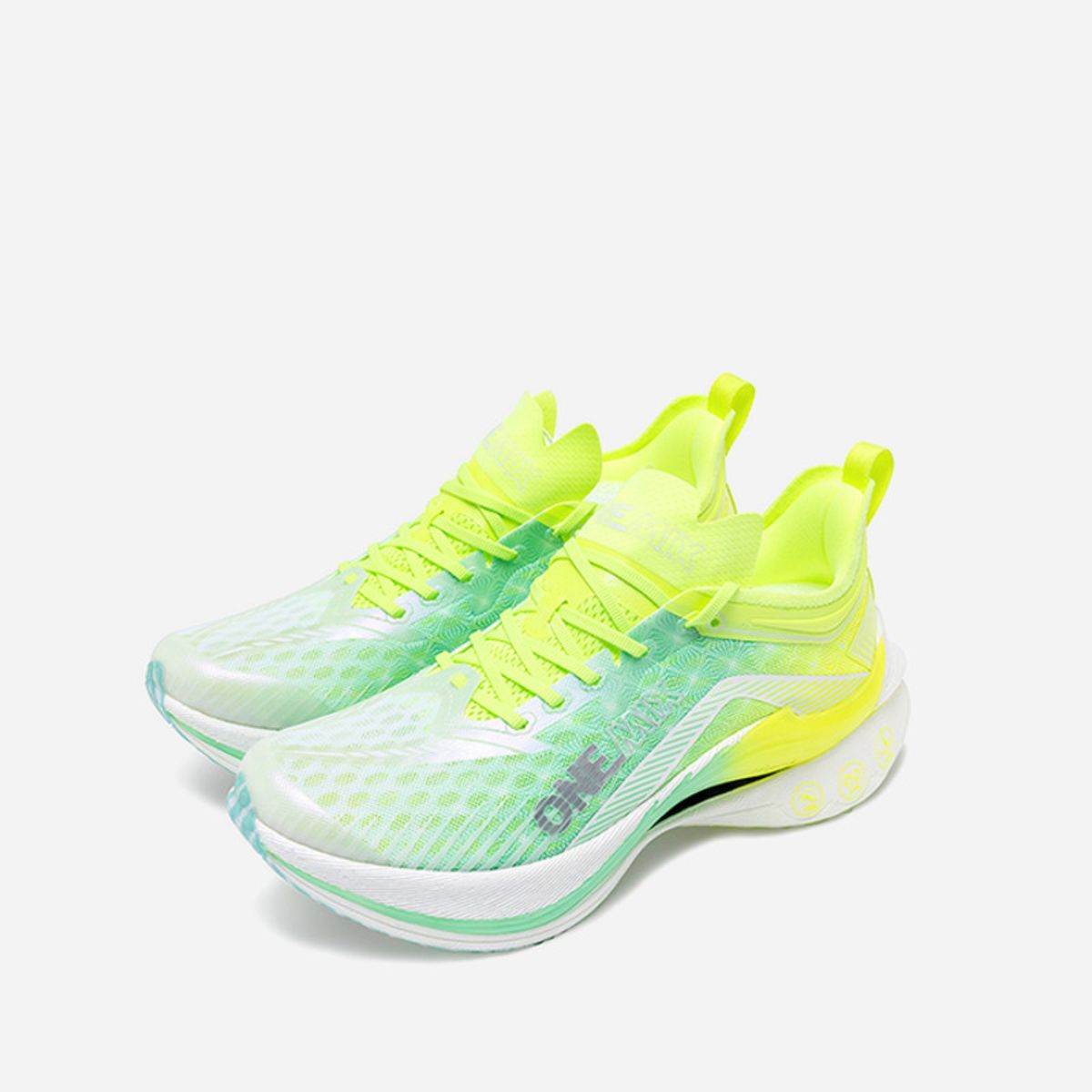 Ultra-light Marathon Running Shoes with Carbon Plate and Cushioning