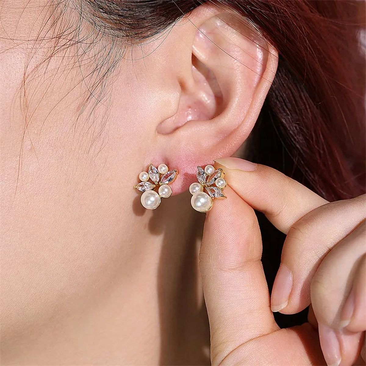 Elegant Imitation Pearl Earrings with Shiny Zircon and Leaf Design