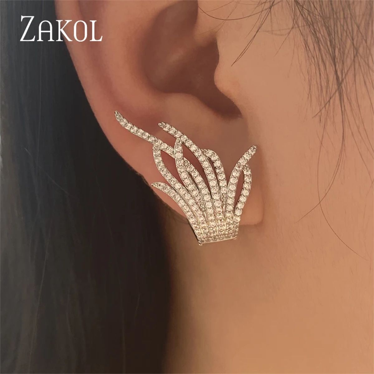 Elegant Leaf-Shaped Zirconia Stud Earrings for Women’s Wedding