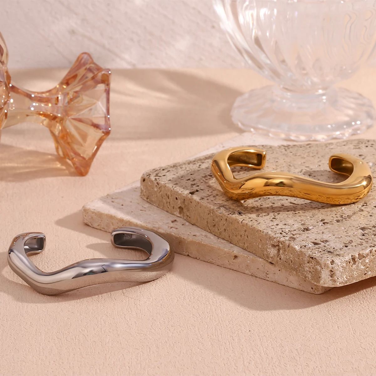 Exaggerated Irregular Liquid Wave Open Bangle in 18K Gold Plating Exaggerated Irregular Liquid Wave Open Bangle in 18K Gold Plating