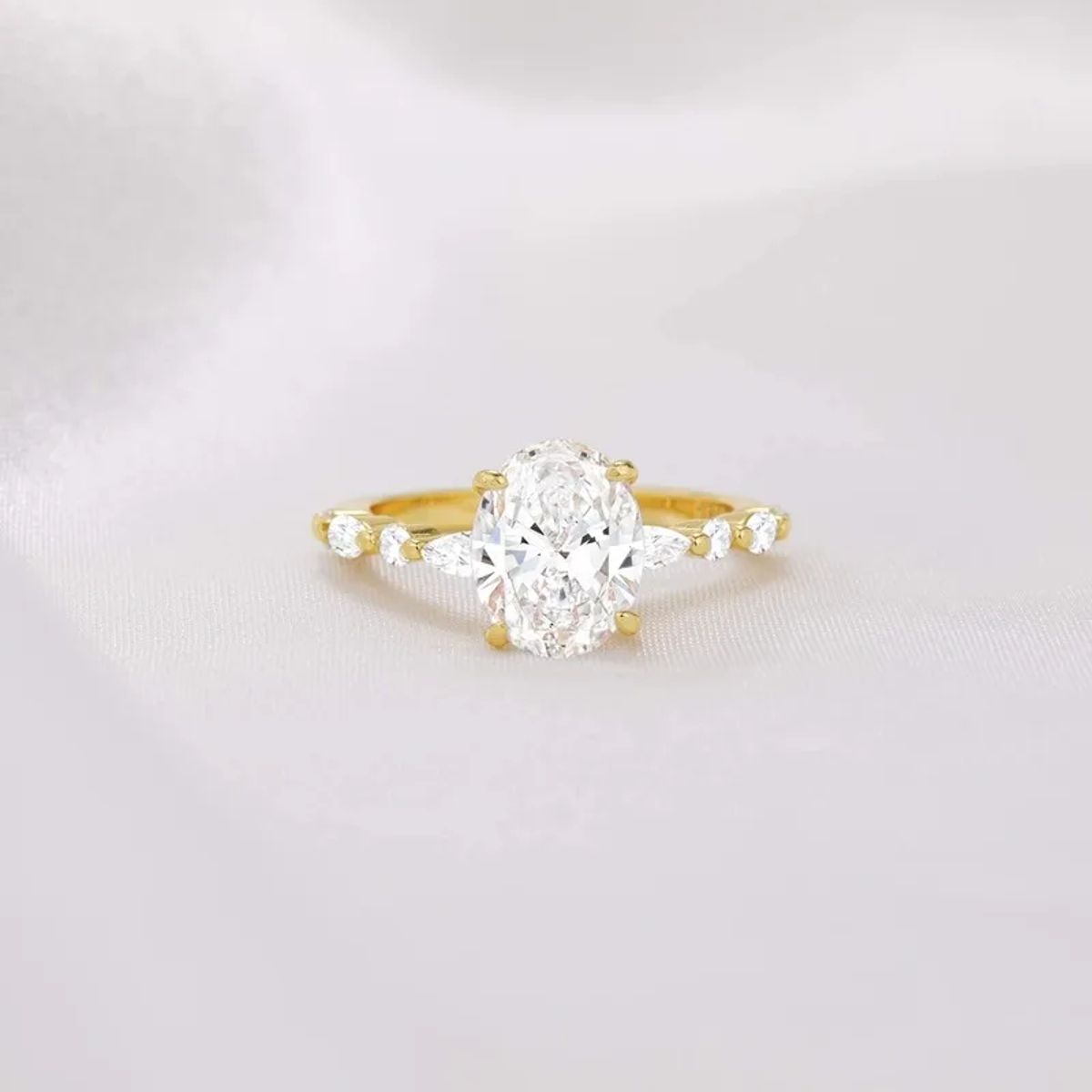 Elegant 3CT Sterling Silver Oval Cut Zirconia Engagement Ring