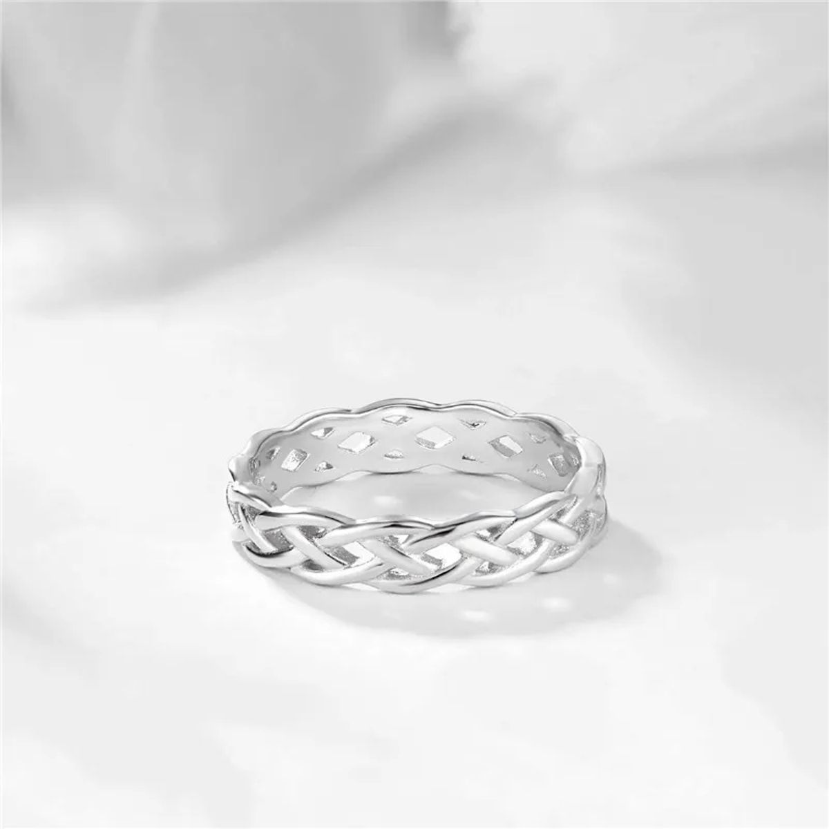 Elegant 925 Sterling Silver Celtic Knot Eternity Ring Elegant 925 Sterling Silver Celtic Knot Eternity Ring
