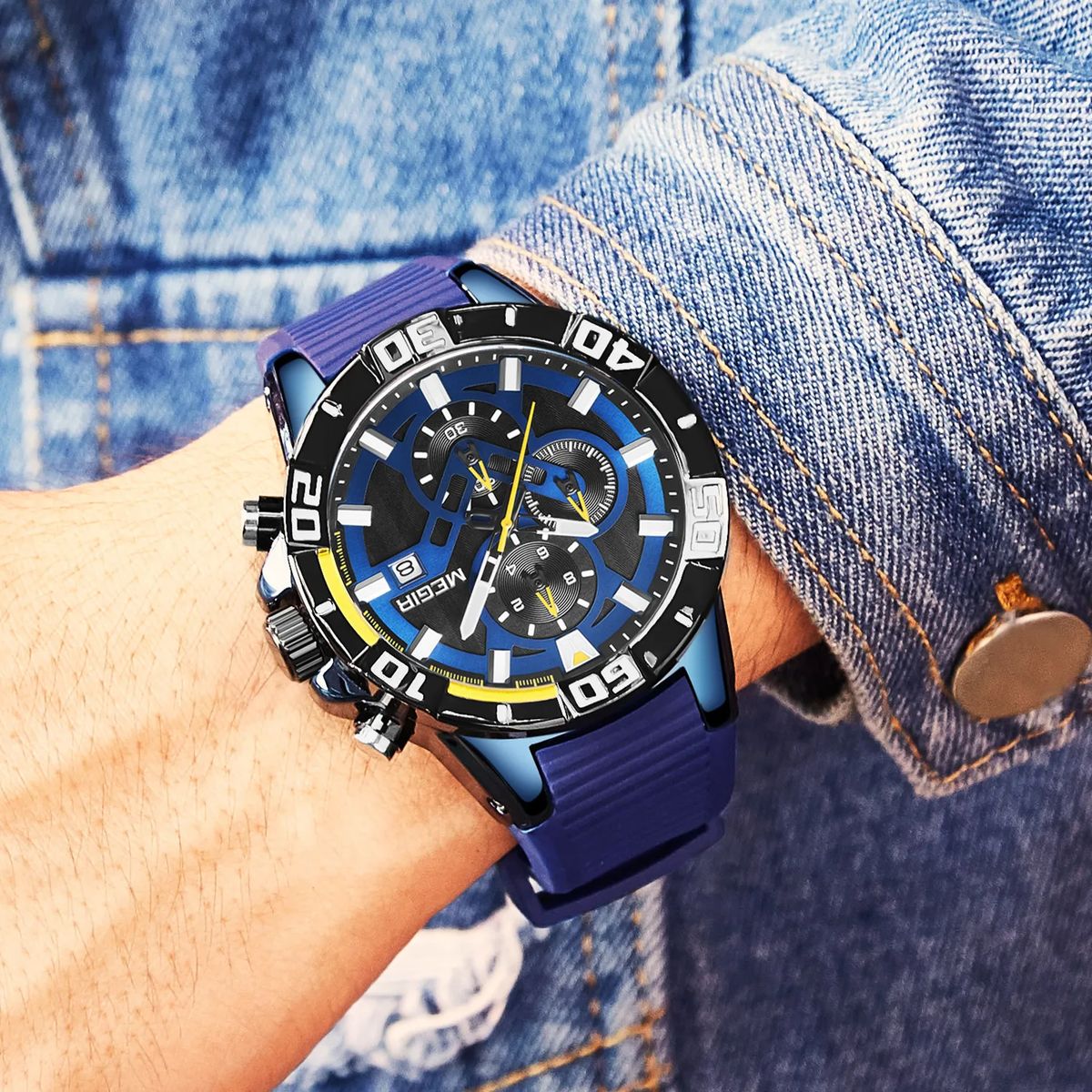 Luxury Sport Chronograph Quartz Watch with Date and Stopwatch Feature