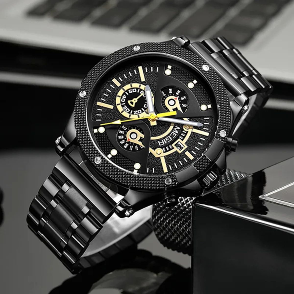 Stylish Chronograph Quartz Watch for Men with Luminous Dial Stylish Chronograph Quartz Watch for Men with Luminous Dial