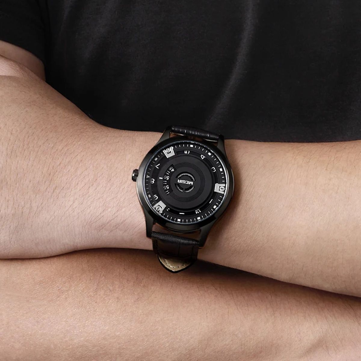 Stylish Sport Quartz Watch with Leather Strap and Large Dial Stylish Sport Quartz Watch with Leather Strap and Large Dial