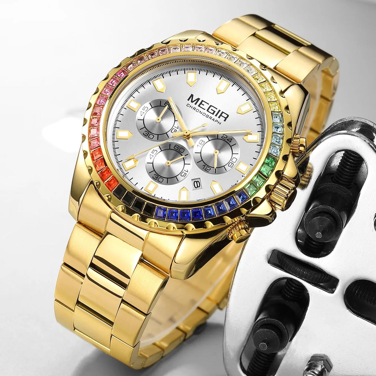 Men’s Luxury Quartz Watch with Diamonds and Chronograph Features Men’s Luxury Quartz Watch with Diamonds and Chronograph Features