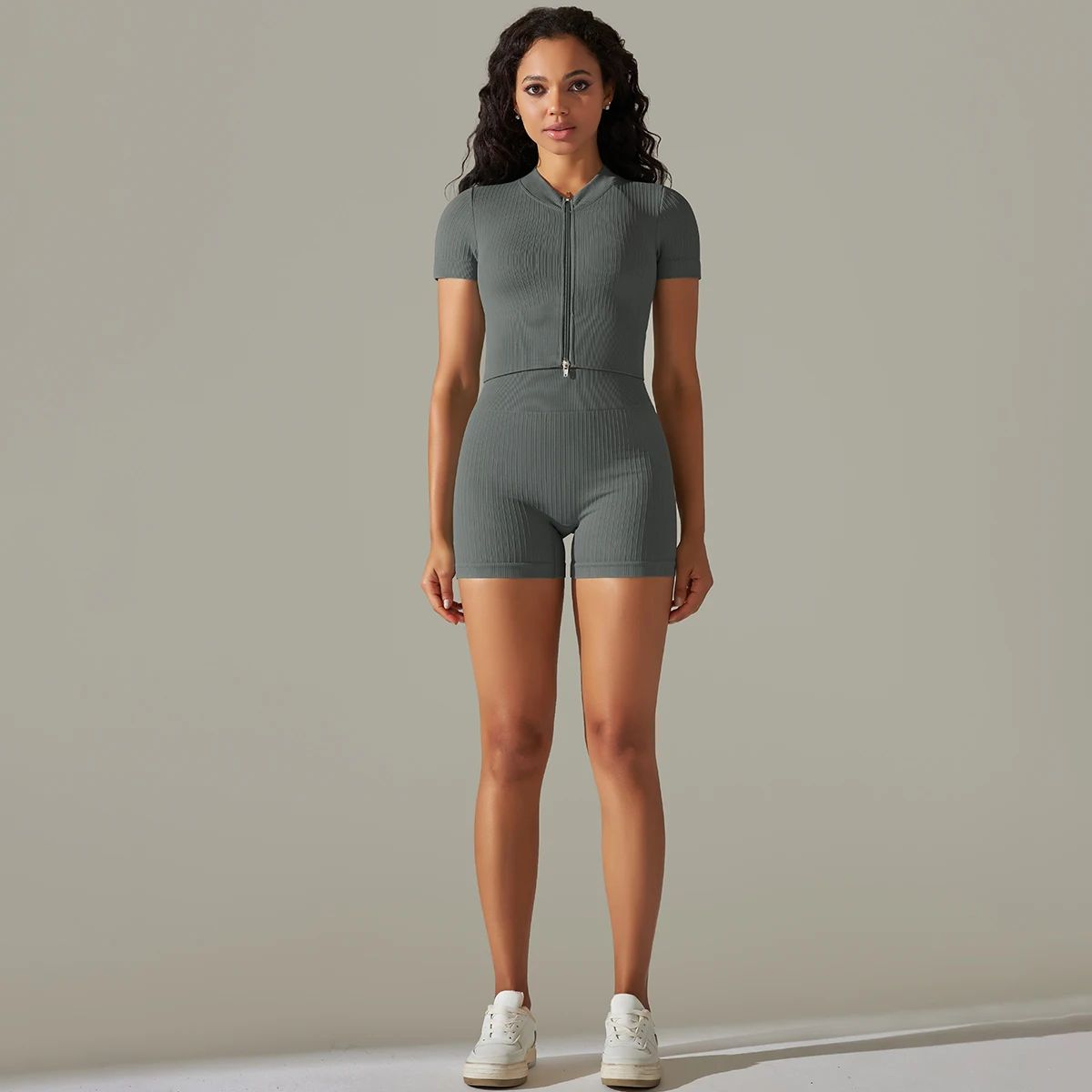 Seamless Women's Yoga Set with Zipper Top and Shorts