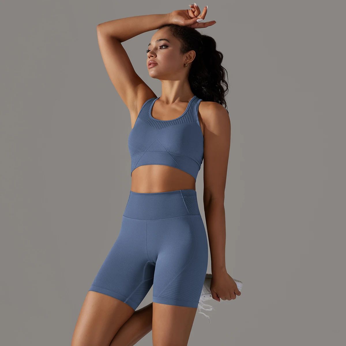 2-Piece Seamless Yoga Set – Crop Top Vest & Shorts