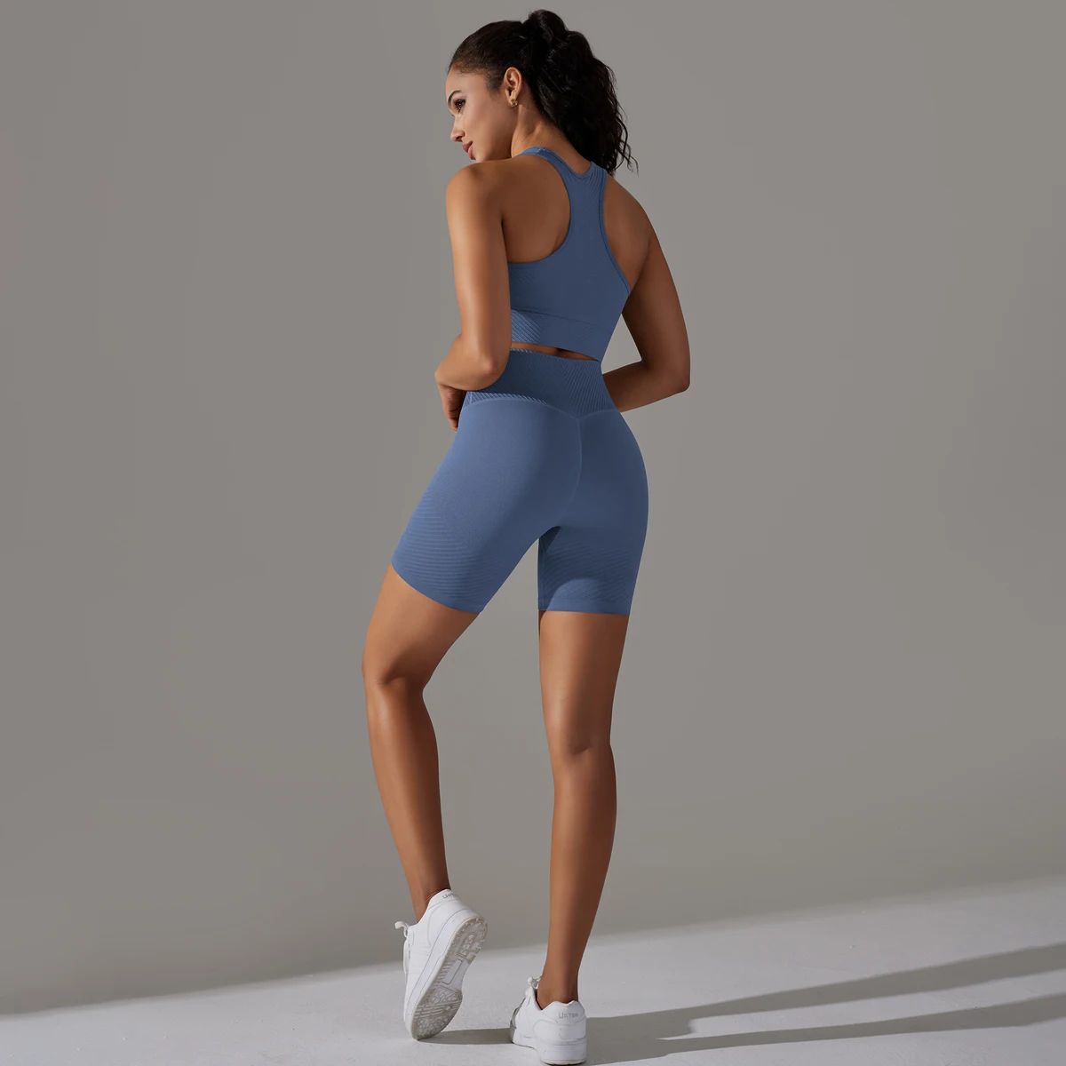 2-Piece Seamless Yoga Set – Crop Top Vest & Shorts