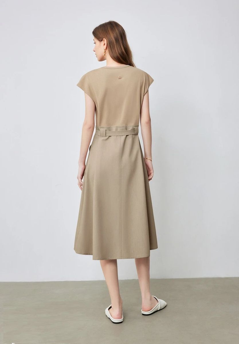 Elegant Sleeveless Mid-Length Dress with Pockets and Waist Tie