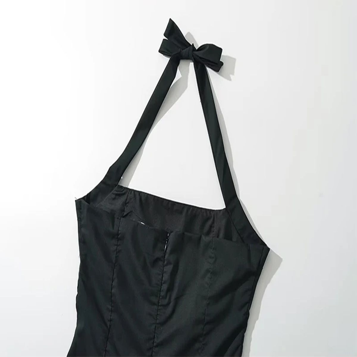 Chic Women's Backless Halter Mini Dress for Summer Parties Chic Women's Backless Halter Mini Dress for Summer Parties