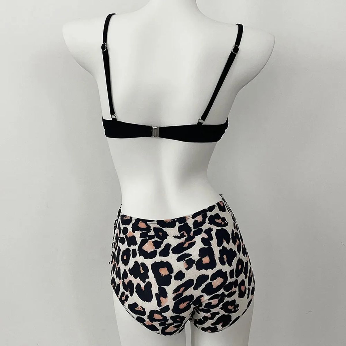High Waist Bikini Set with Adjustable Fit and Leopard Print