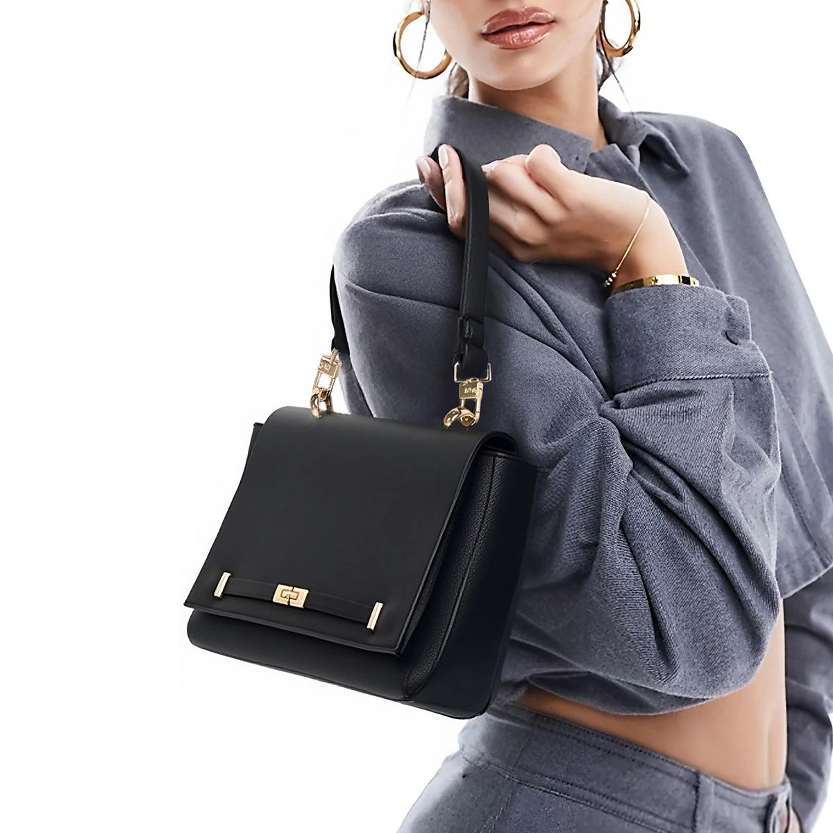 Minimalist Flap Chain Shoulder Bag with Letter Print Design
