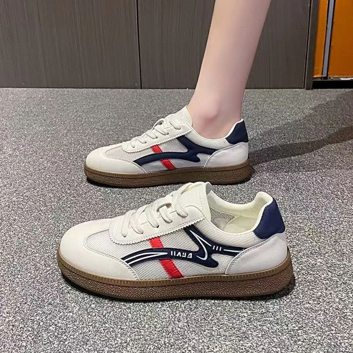 Cozok - Women's Low Top Sneakers 2