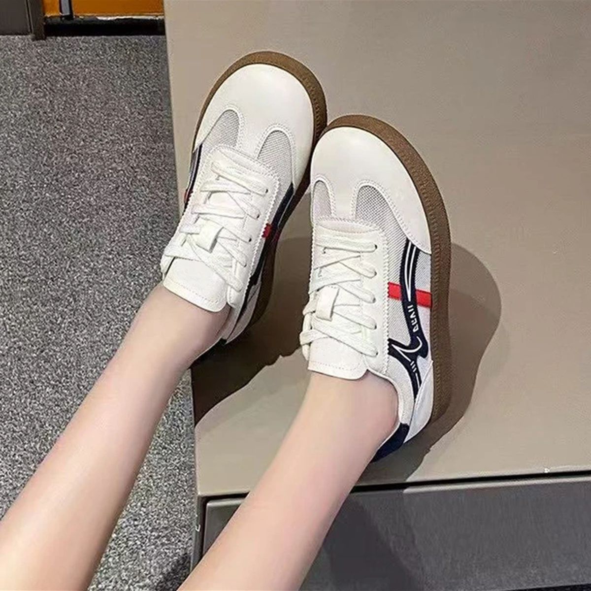 Cozok - Women's Low Top Sneakers 3