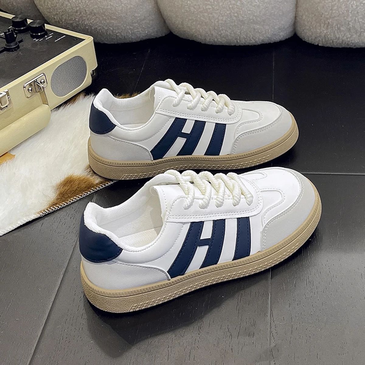 Cozok - Women's Low Top Sneakers 3