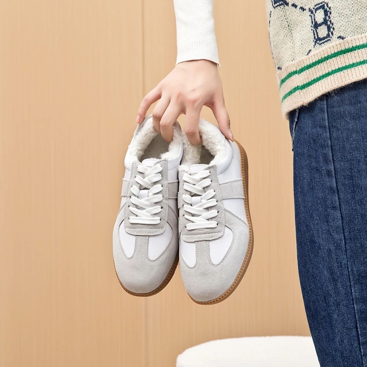 Aiyuqi - Women's Low Top Sneakers 1