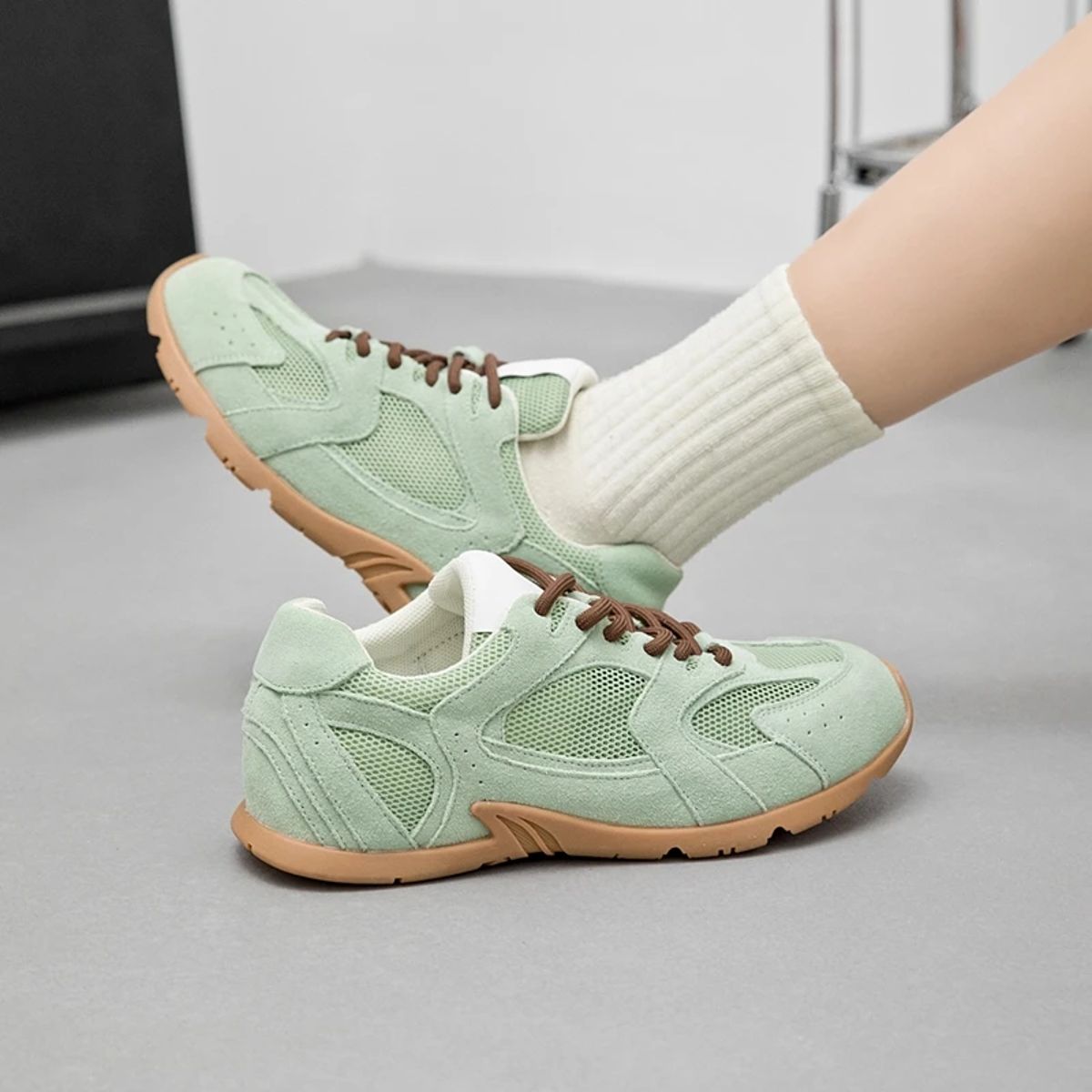 Aiyuqi - Women's Low Top Sneakers 1