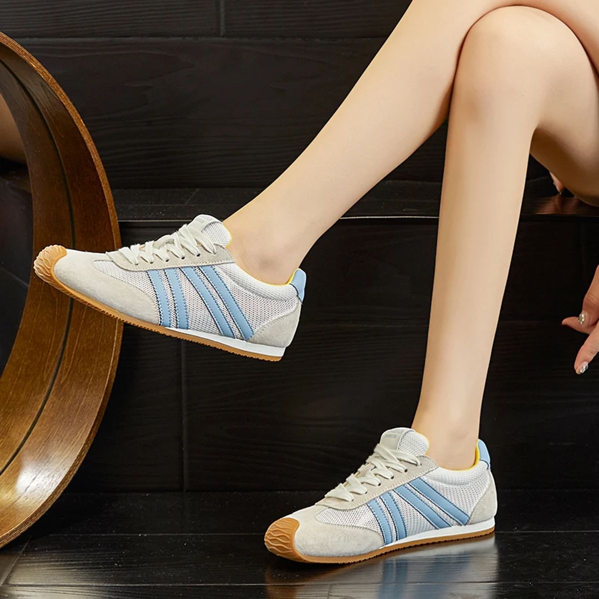 Breathable Lace-Up Flat Sneakers for Running and Daily Use Aiyuqi - Women's Low Top Sneakers 3