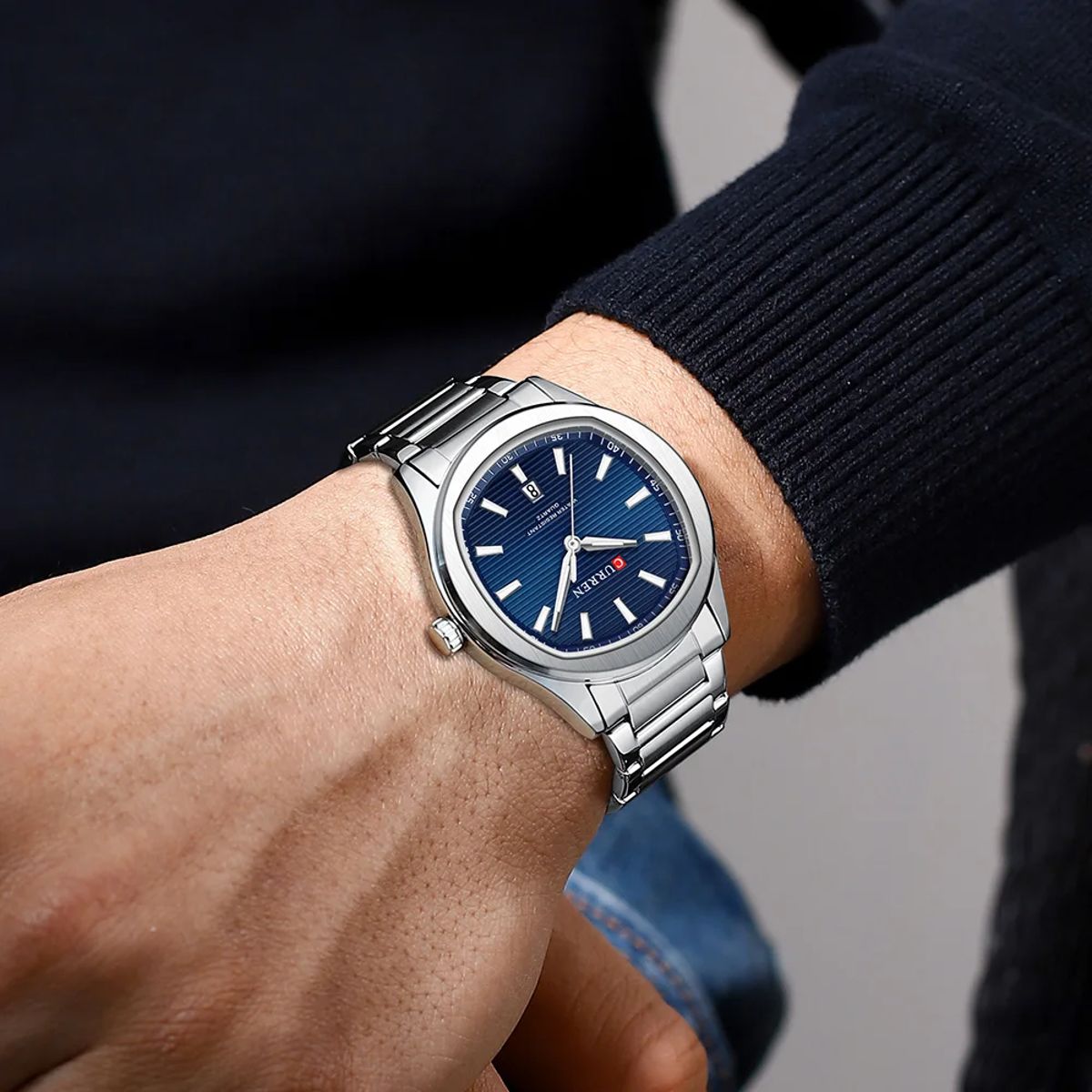 Men’s Classic Quartz Watch with Luminous Hands and Date Display