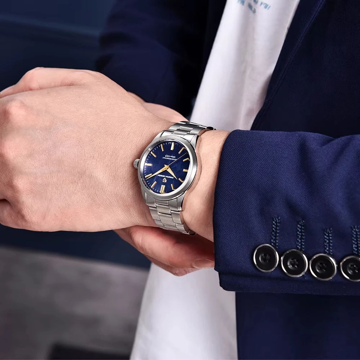 Stylish Men's Quartz Watch with Sapphire Glass and Luminous Dial Pagani Design - Men's Dress Watches 3