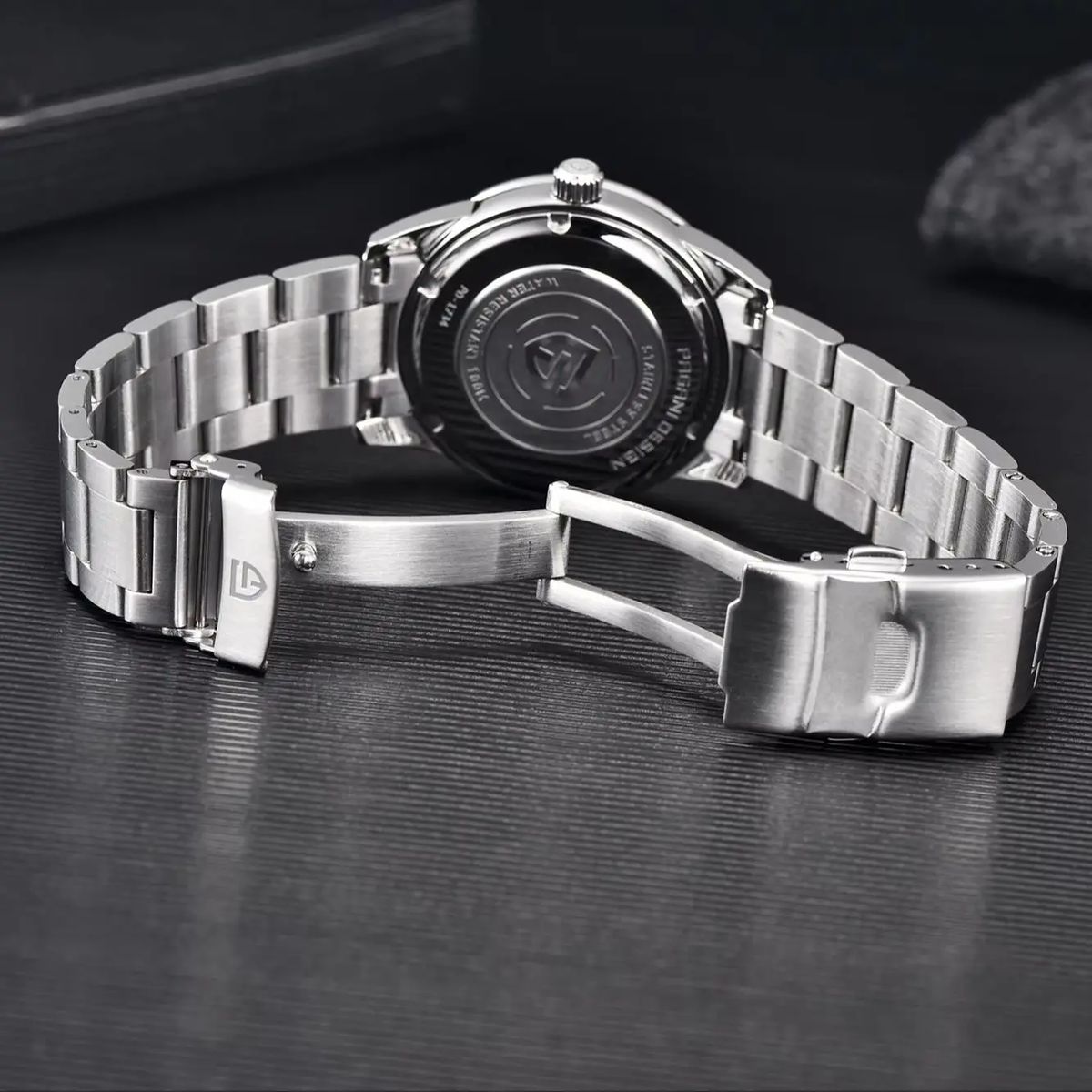 Stylish Men's Quartz Watch with Sapphire Glass and Luminous Dial Pagani Design - Men's Dress Watches 4