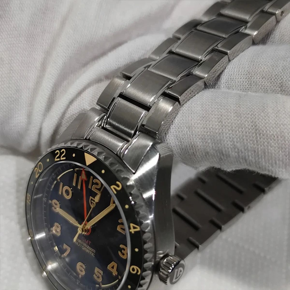 Elegant GMT Automatic Watch with Sapphire Glass and 20Bar Resistance Pagani Design - Men's Dress Watches 3