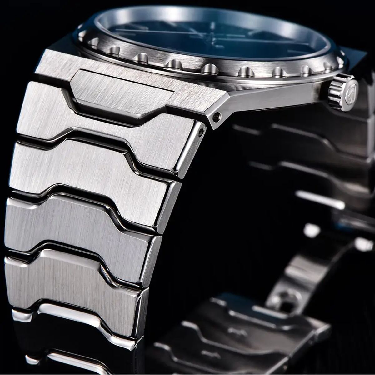 Ultra-Thin Business Quartz Watch with Sapphire Crystal Glass