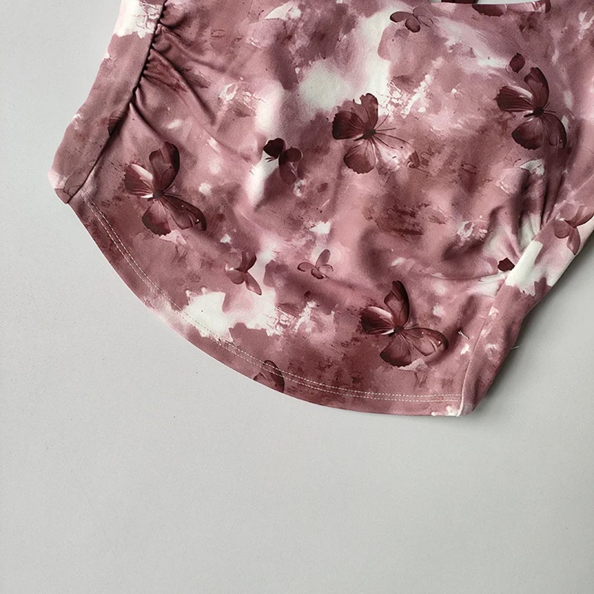 Stylish Summer Sports Bra with Quick-Dry and Back Design