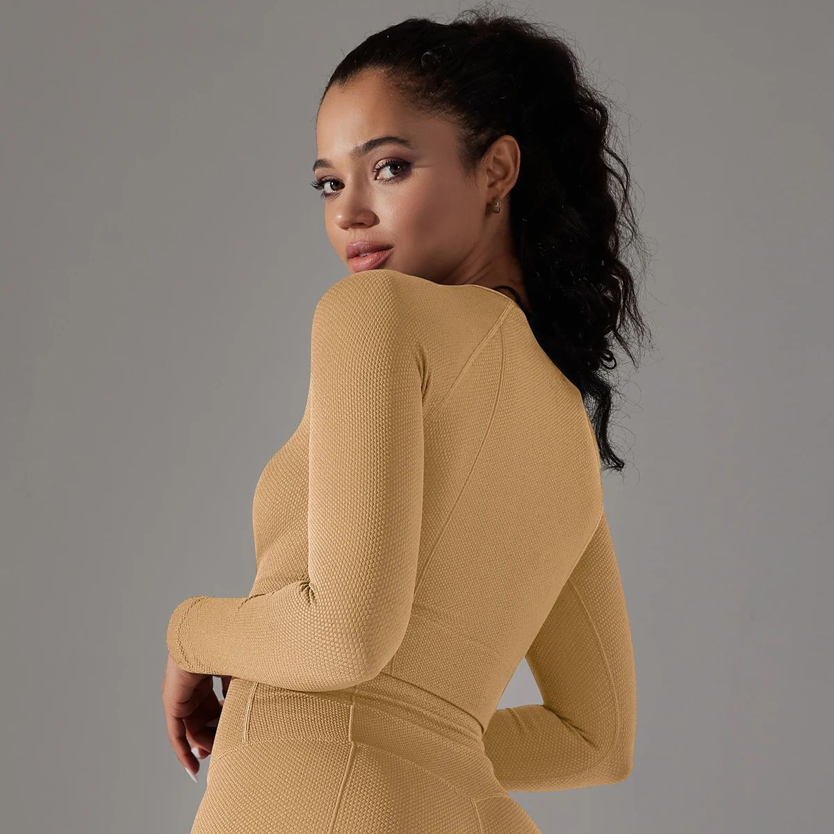 Long Sleeve Crop Yoga T-Shirt with Breathable Stretch Fit