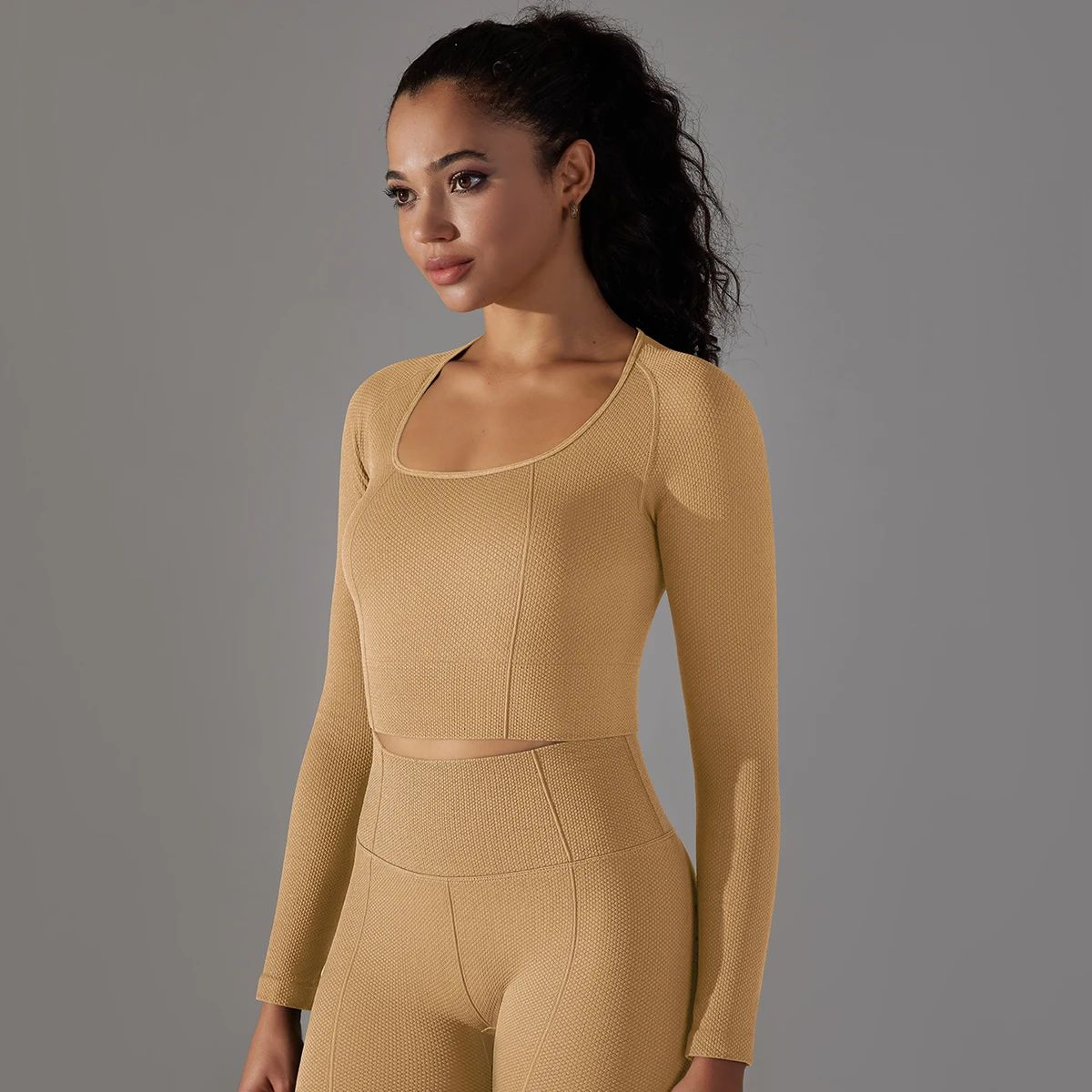 Long Sleeve Crop Yoga T-Shirt with Breathable Stretch Fit