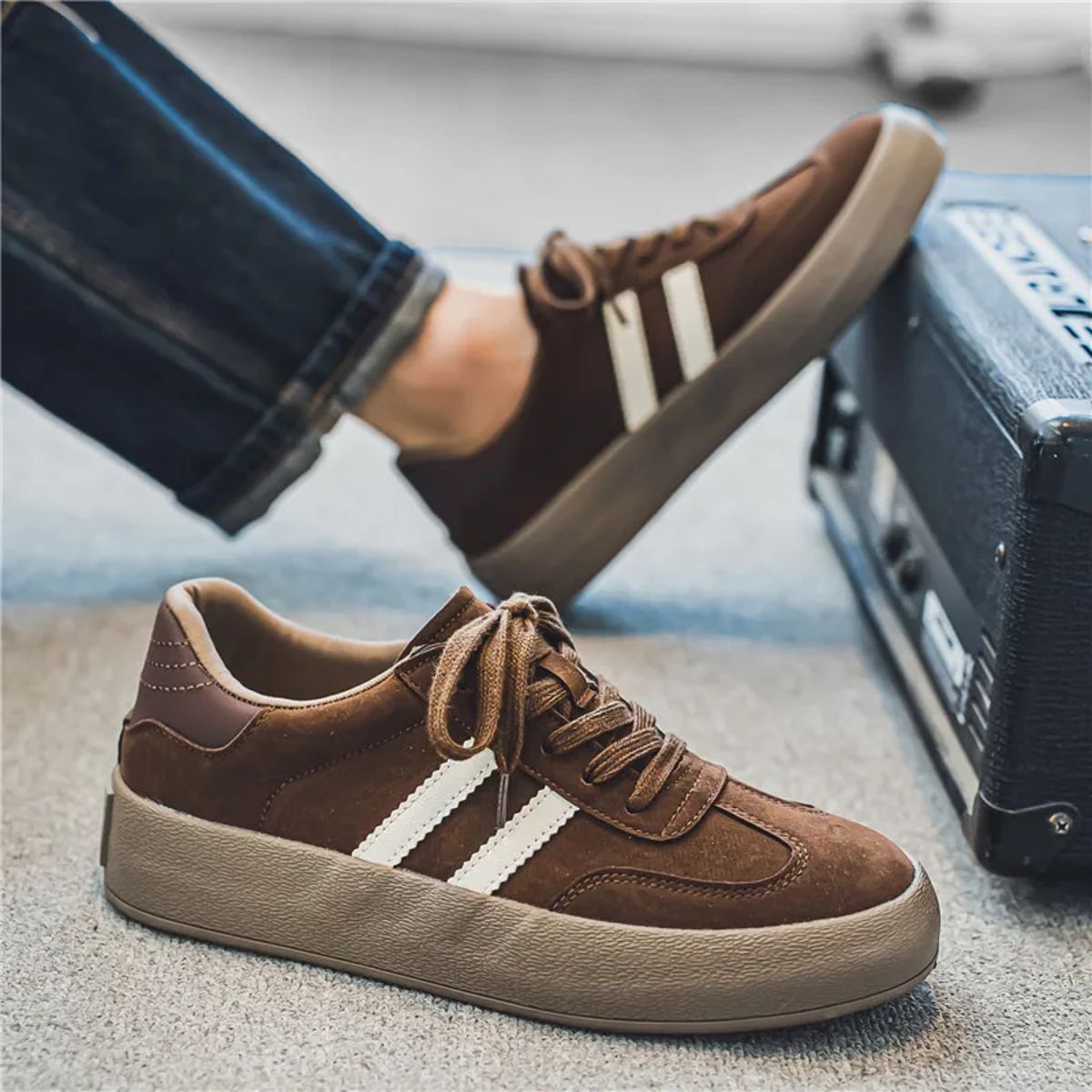 Men’s Faux Suede Low-Top Skate Sneakers with Vulcanized Sole
