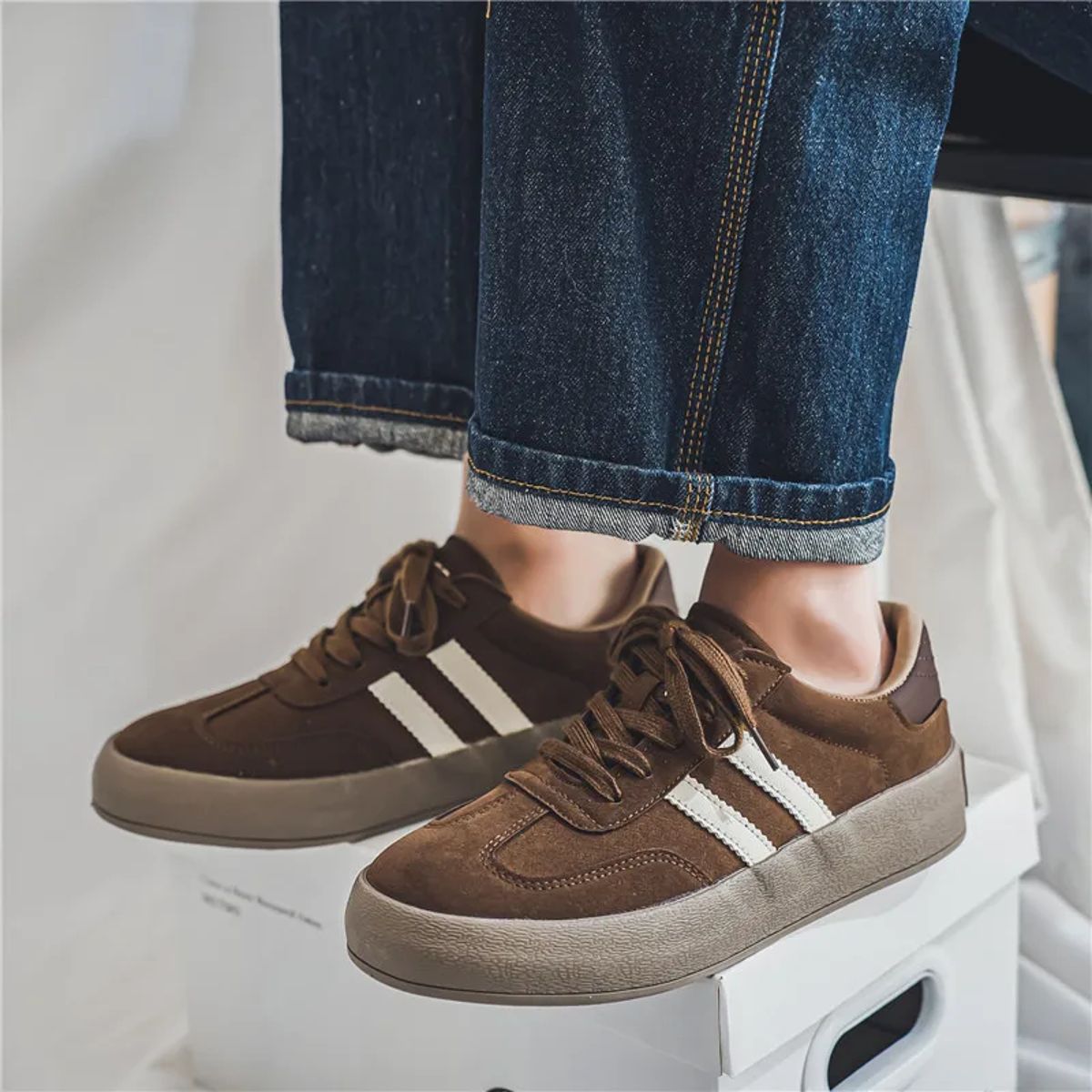Men’s Faux Suede Low-Top Skate Sneakers with Vulcanized Sole