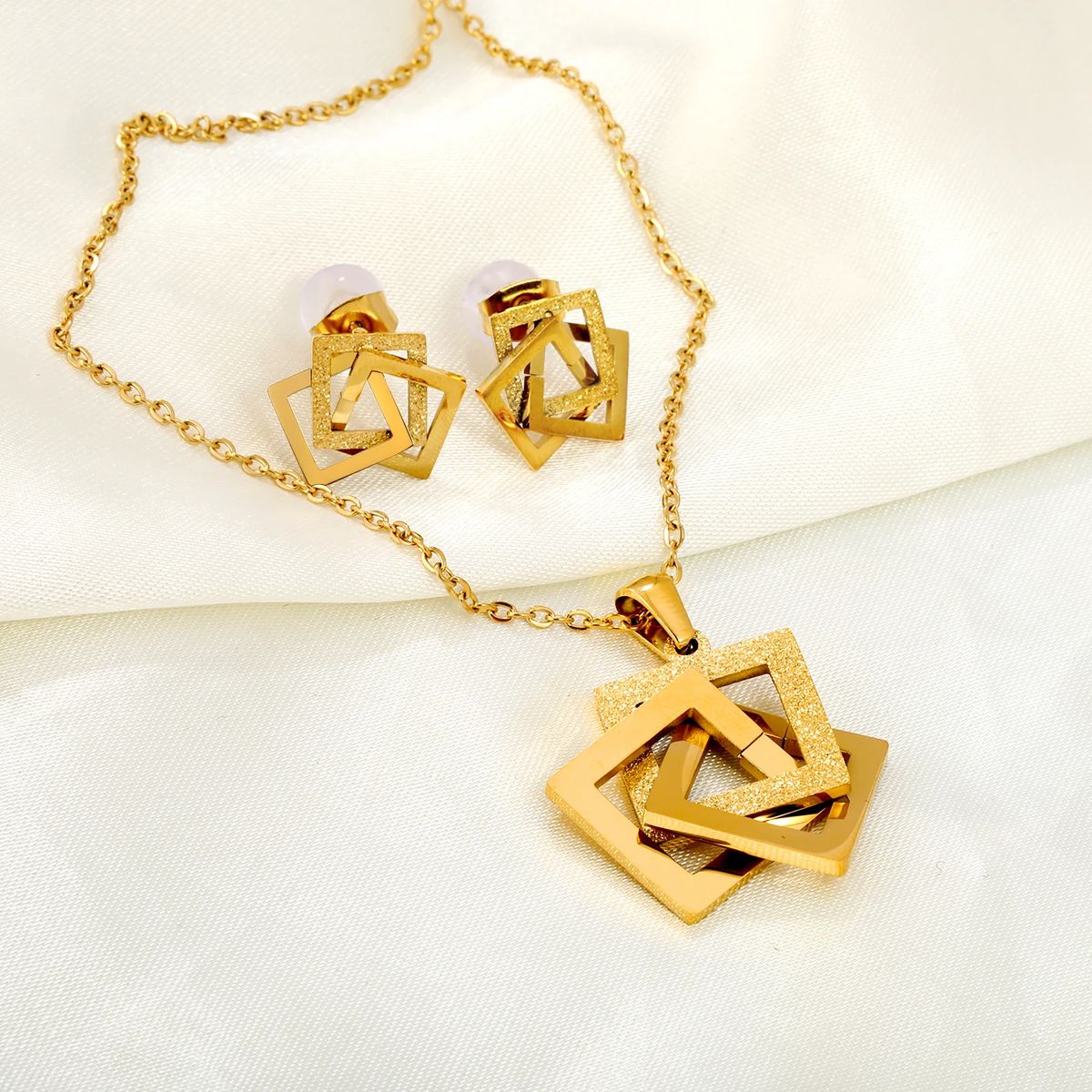 Trendy Waterproof Stainless Steel Jewelry Set for Women