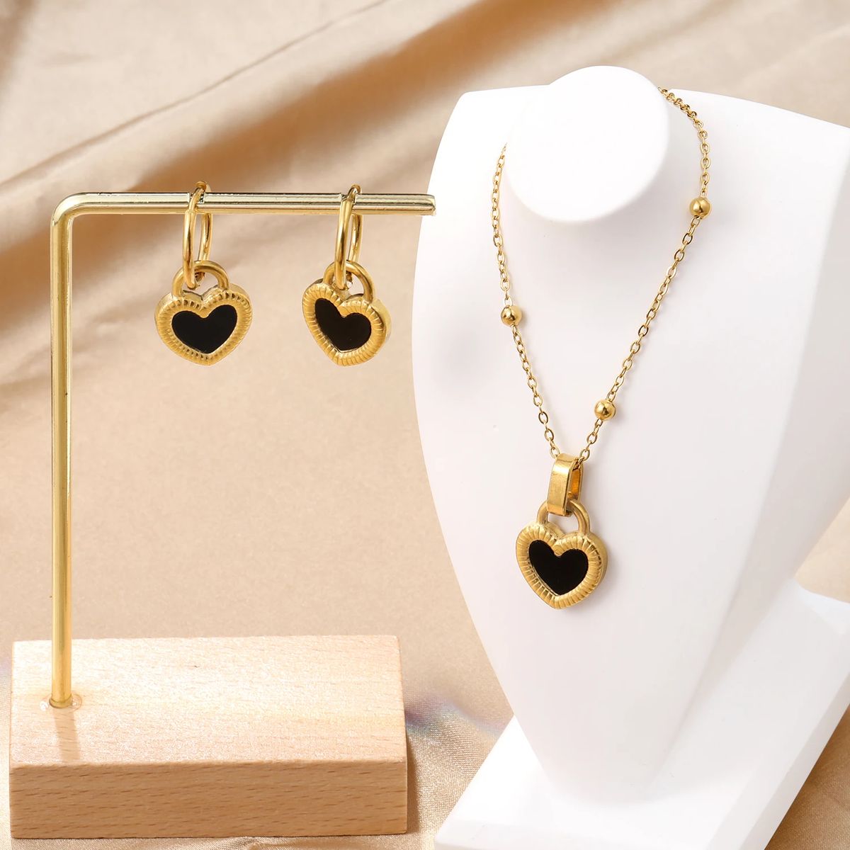 Trendy Black Shell Heart Necklace and Earrings Jewelry Set Luxukisskids - Women's Sets 1